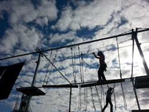 אדרנלין בשטח פארק אתגרים